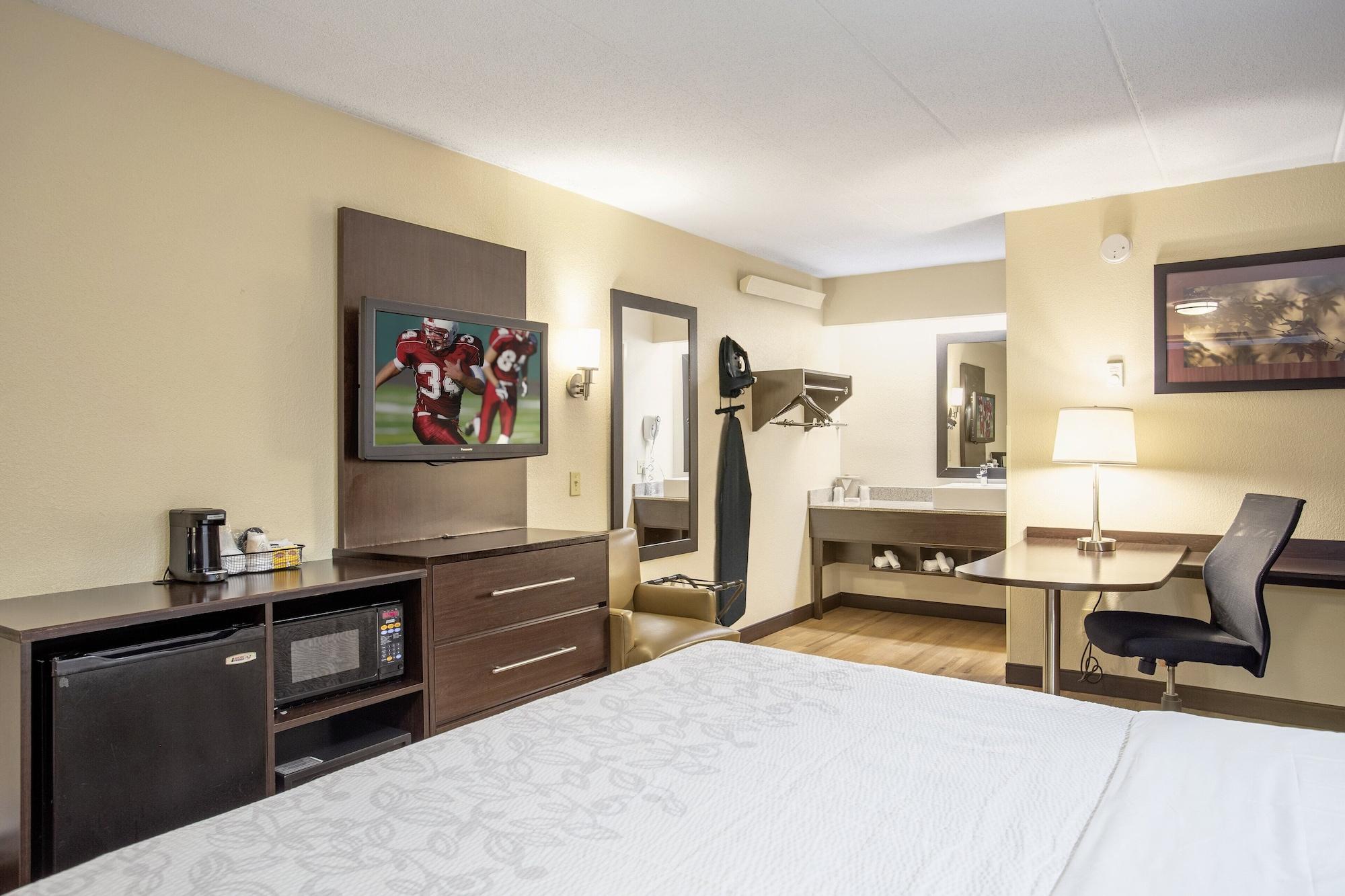 Red Roof Inn Plus+ Pittsburgh South - Airport Esterno foto