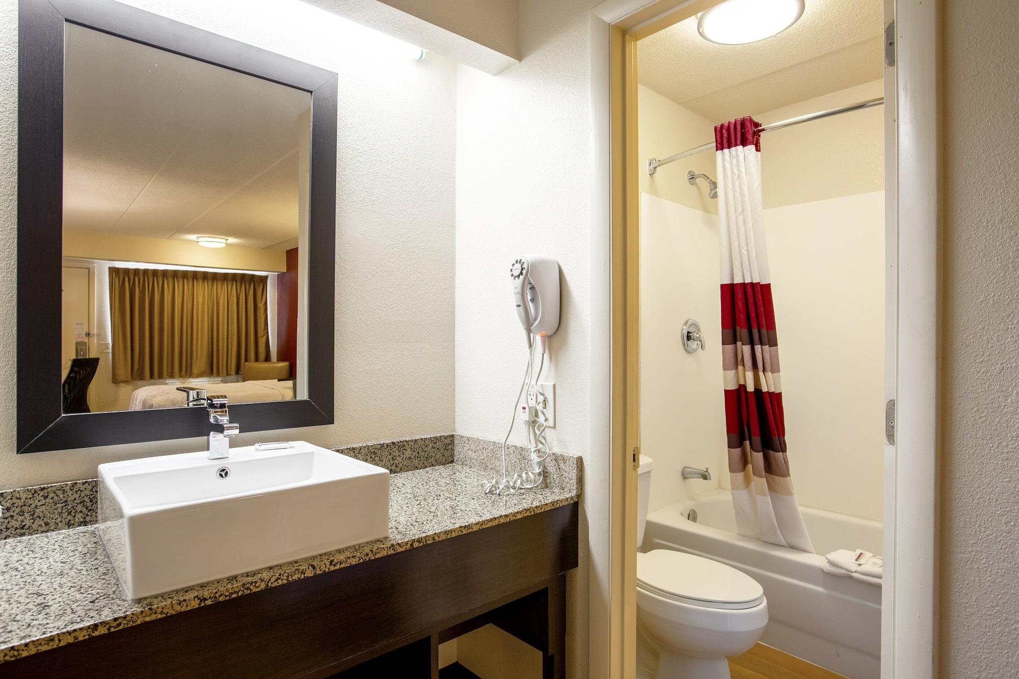 Red Roof Inn Plus+ Pittsburgh South - Airport Esterno foto