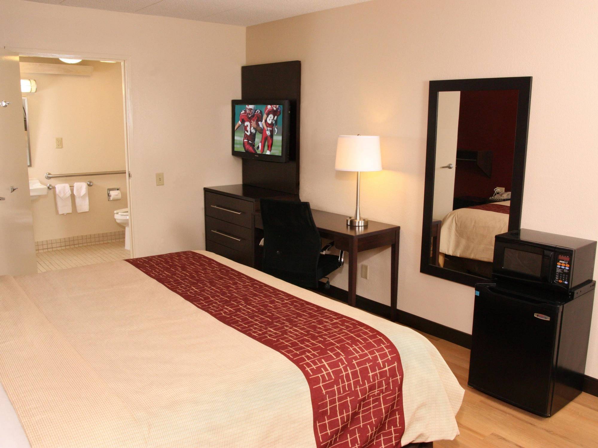 Red Roof Inn Plus+ Pittsburgh South - Airport Esterno foto