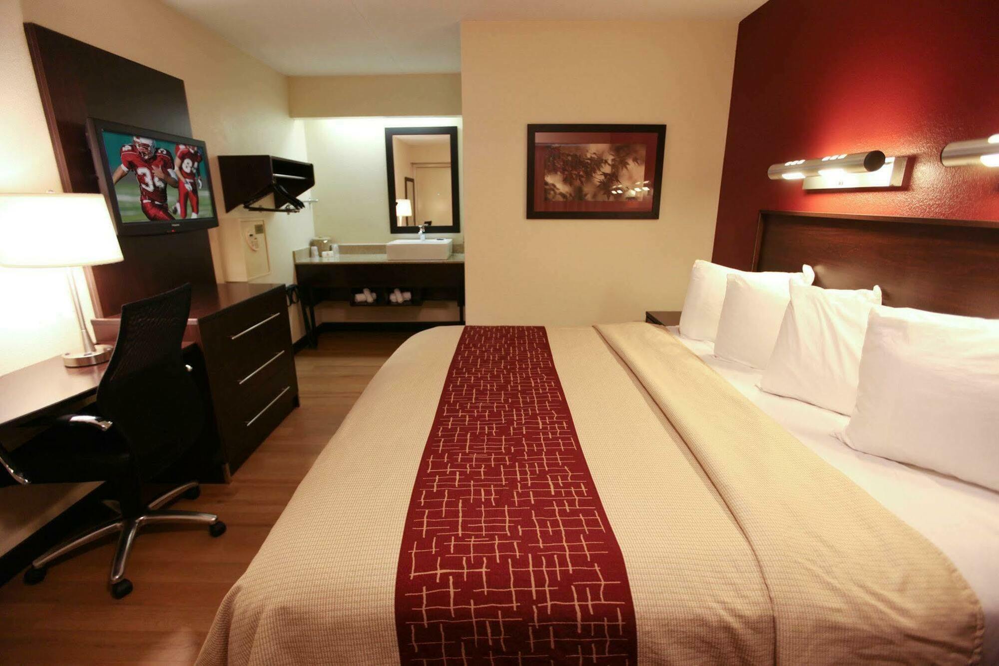 Red Roof Inn Plus+ Pittsburgh South - Airport Esterno foto