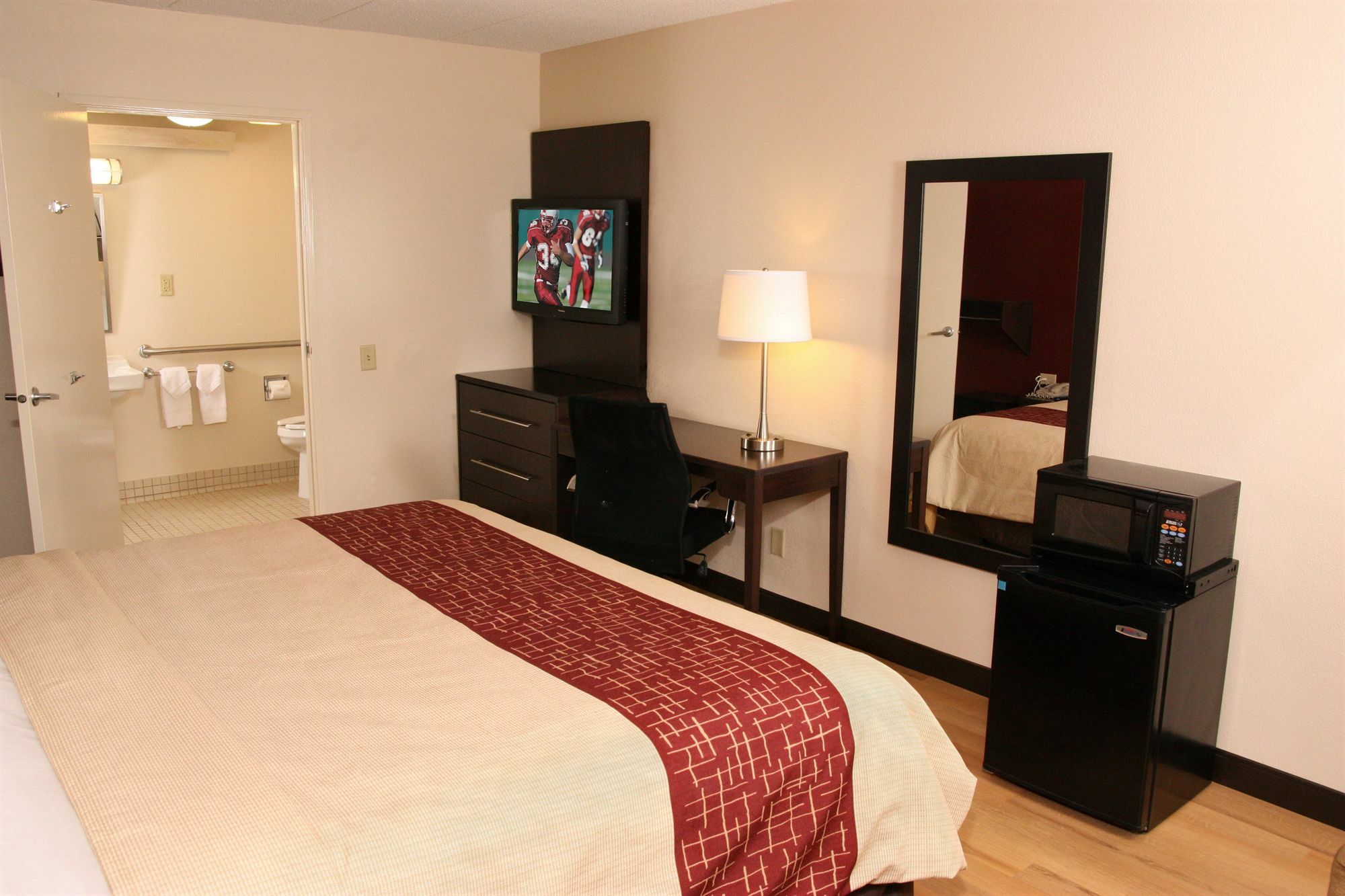 Red Roof Inn Plus+ Pittsburgh South - Airport Esterno foto